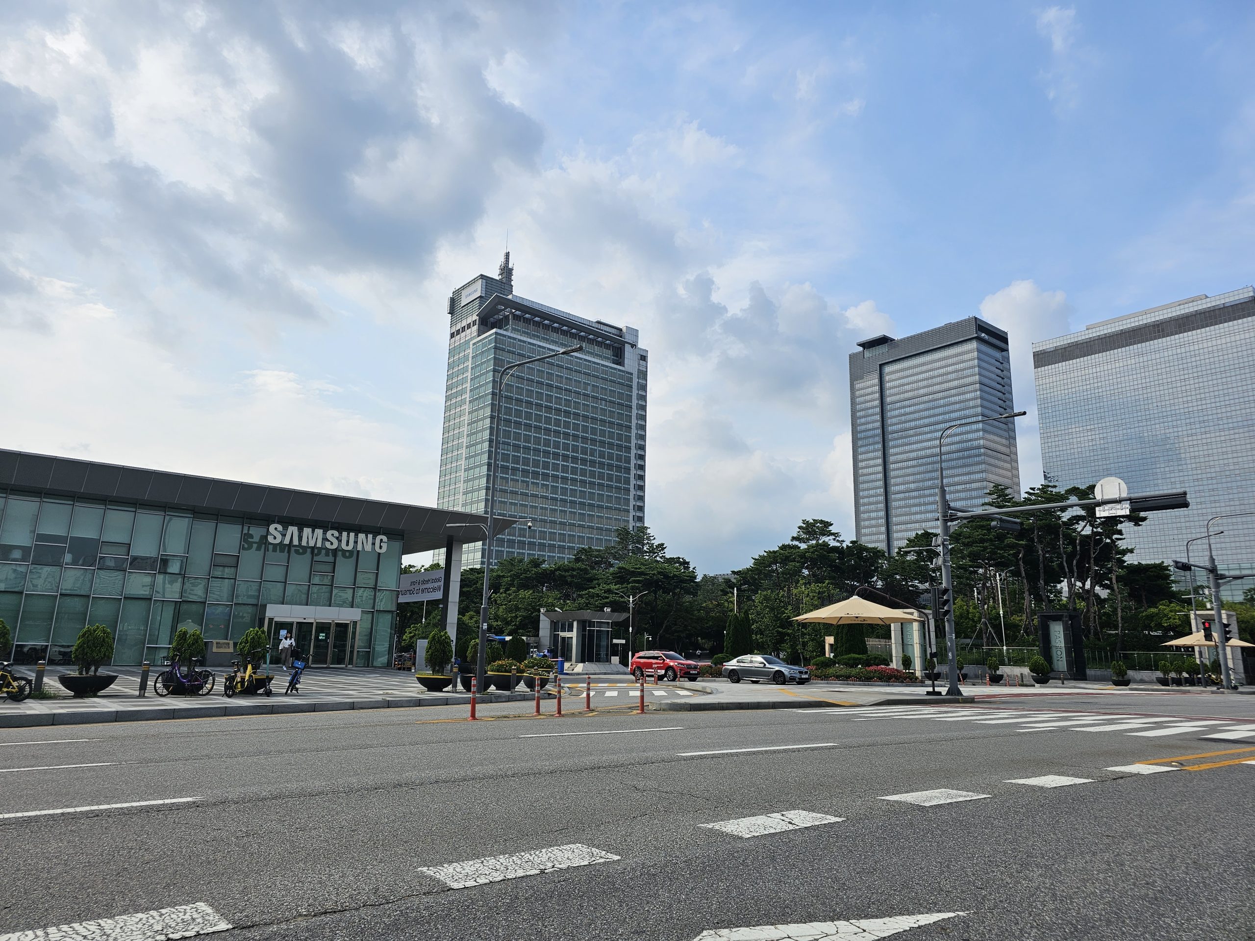 FRP gratings were used in the construction of South Korea's Samsung Phase 4 Electronics Factory wholesale FRP gratings were used in the construction of South Korea's Samsung Phase 4 Electronics Factory factory